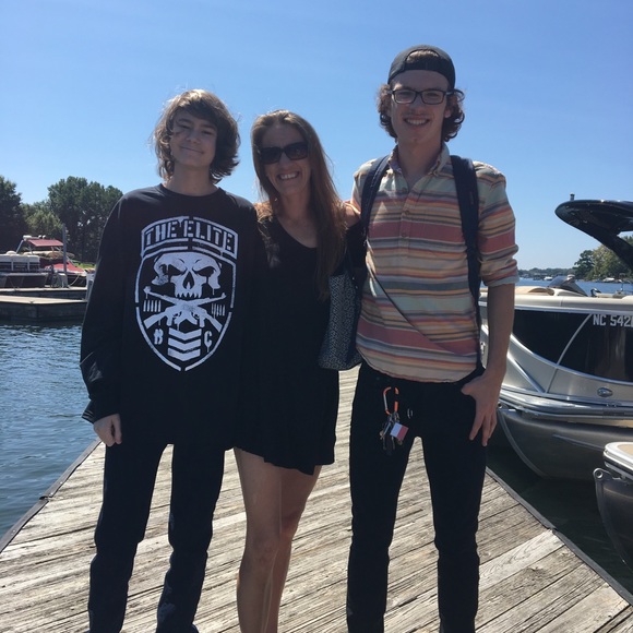 Meet your Posher, Jennifer - Picture 3 of 5